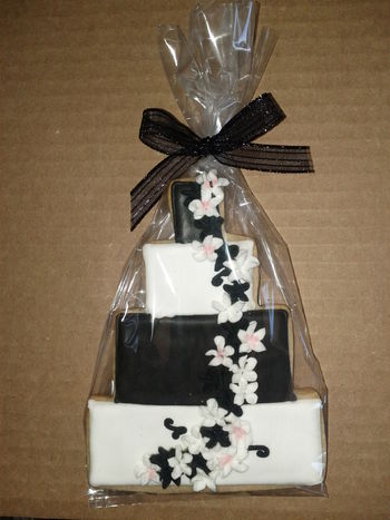 These were made as favors to match the wedding cake.