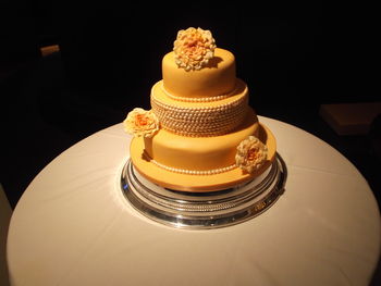seamus and laras wedding cake 001.JPG