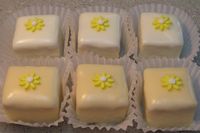 Petit Fours, with poured fondant (ddaigles recipe & instructions) tiny fondant daisy