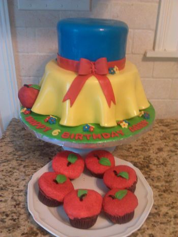 Snow White Cake with Matching apple cupcakes