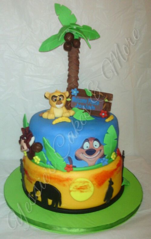 The Lion King Baby Shower Cake. 100% Edible and 100% Fondant decor.