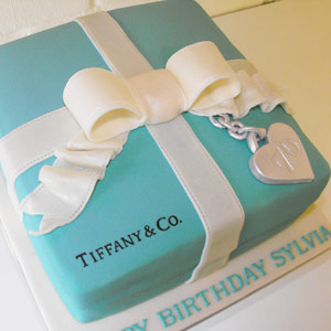 How Do I Make Clean Crisp Lid For A Tiffany Box Cake? - CakeCentral.com